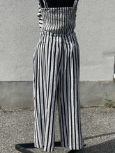 Load image into Gallery viewer, Dynamite Pants M