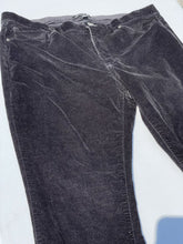 Load image into Gallery viewer, Banana Republic Velour Pants 31