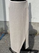 Load image into Gallery viewer, the fifth label skirt L