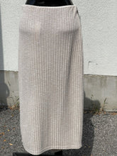 Load image into Gallery viewer, the fifth label skirt L