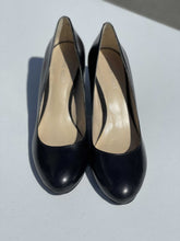 Load image into Gallery viewer, Nine West Heels 7M