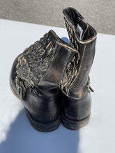 Load image into Gallery viewer, Frye Boots 9 Vintage