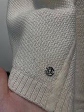 Load image into Gallery viewer, Lululemon knit shawl O/S