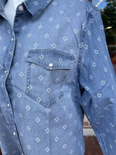 Load image into Gallery viewer, Tahari denim top NWT XL