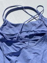 Load image into Gallery viewer, Lululemon Tank w bra 6