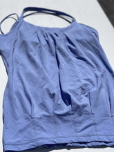 Load image into Gallery viewer, Lululemon Tank w bra 6