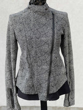 Load image into Gallery viewer, Lululemon Jacket 6 (Missing Hood As Is)