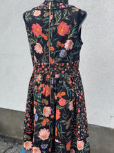 Load image into Gallery viewer, Kate Spade floral dress 10