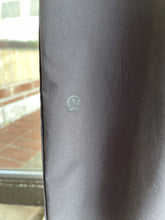 Load image into Gallery viewer, Lululemon flowy cuffed pants 6