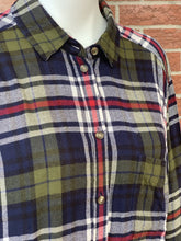 Load image into Gallery viewer, American Eagle boyfriend fit plaid button up L