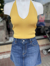 Load image into Gallery viewer, Levis denim skirt 31
