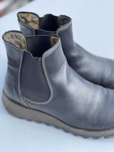 Load image into Gallery viewer, Fly London Boots 39