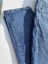 Load image into Gallery viewer, Gap Mom Jean High Rise NWT 18