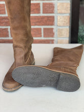 Load image into Gallery viewer, Roots unlined pull on boots 10