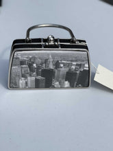 Load image into Gallery viewer, Prezzo New York Scene Vintage Handbag