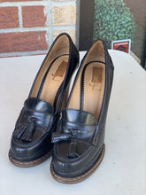 Load image into Gallery viewer, YSL Tassle Heels 38