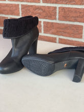 Load image into Gallery viewer, Ugg leather heeled boots 9