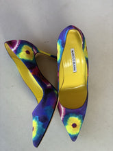 Load image into Gallery viewer, Manolo Blahnik tie dye heels 39