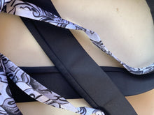 Load image into Gallery viewer, Lululemon sports bra 6