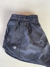 Load image into Gallery viewer, Lululemon camo print lined shorts 6
