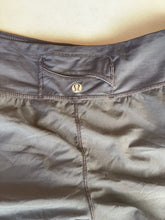 Load image into Gallery viewer, Lululemon tie waist lined shorts 6