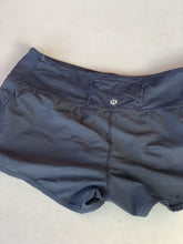 Load image into Gallery viewer, Lululemon tie waist lined shorts 6