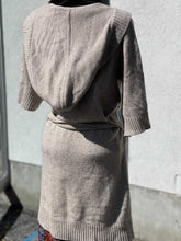 Load image into Gallery viewer, Banana Republic Short Sleeve Belted Sweater L