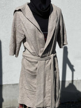 Load image into Gallery viewer, Banana Republic Short Sleeve Belted Sweater L