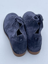 Load image into Gallery viewer, Hush Puppies Desert Boots 7
