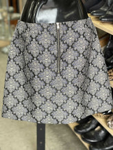 Load image into Gallery viewer, Ann Taylor Skirt 8