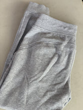 Load image into Gallery viewer, Lululemon joggers M