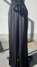 Load image into Gallery viewer, Halston Pants M