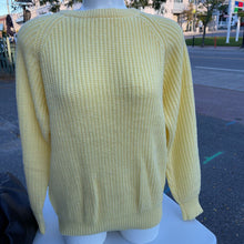Load image into Gallery viewer, Club Europe vintage sweater M