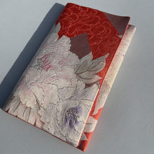 Load image into Gallery viewer, Moniko Clutch