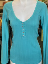 Load image into Gallery viewer, Guess Jeans top L