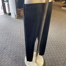 Load image into Gallery viewer, Hue plaid leggings NWT L