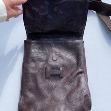 Load image into Gallery viewer, Leather vintage crossbody