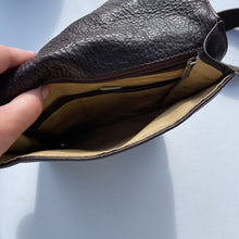 Load image into Gallery viewer, Leather vintage crossbody