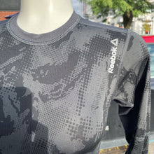 Load image into Gallery viewer, Reebok tshirt M