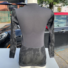 Load image into Gallery viewer, Reebok tshirt M