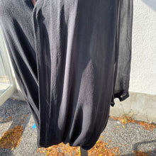 Load image into Gallery viewer, Babaton Silk Top Long sleeve L
