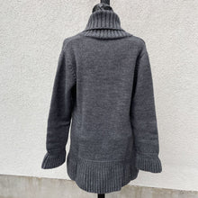 Load image into Gallery viewer, Bianco & Blue sweater L