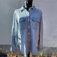 Load image into Gallery viewer, Levis Shirt Jacket L
