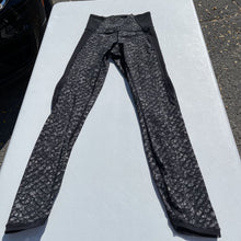 Load image into Gallery viewer, Lululemon leggings 2