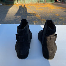 Load image into Gallery viewer, Kate Spade Faux Suede Boots 10