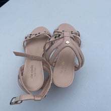 Load image into Gallery viewer, Kate Spade Sandals 6