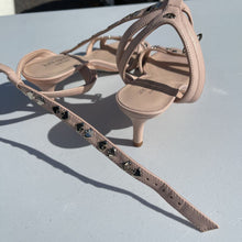 Load image into Gallery viewer, Kate Spade Sandals 6