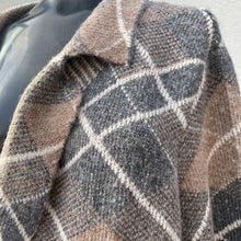 Load image into Gallery viewer, Joseph A Sweater L