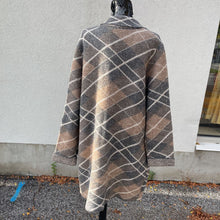 Load image into Gallery viewer, Joseph A Sweater L