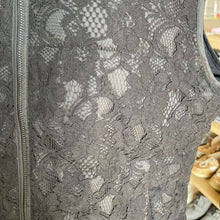 Load image into Gallery viewer, Banana Republic vest lace L